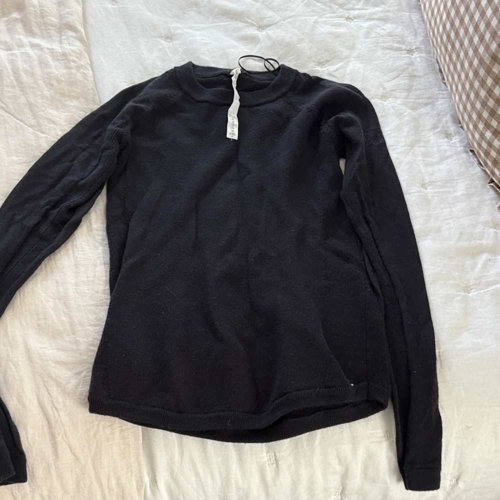 Lululemon black sweater sz 4